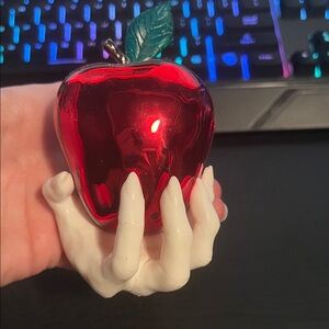 Bath & Body Works Halloween Poison Apple Wallflower Plugin - NWT